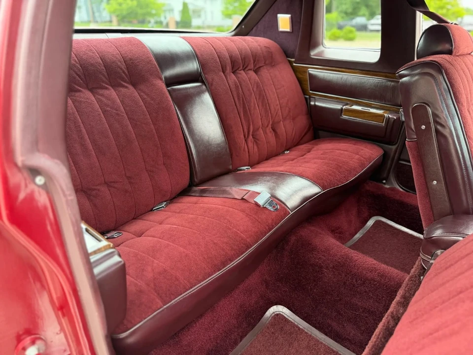 1977 Cadillac - Image 16 of 31