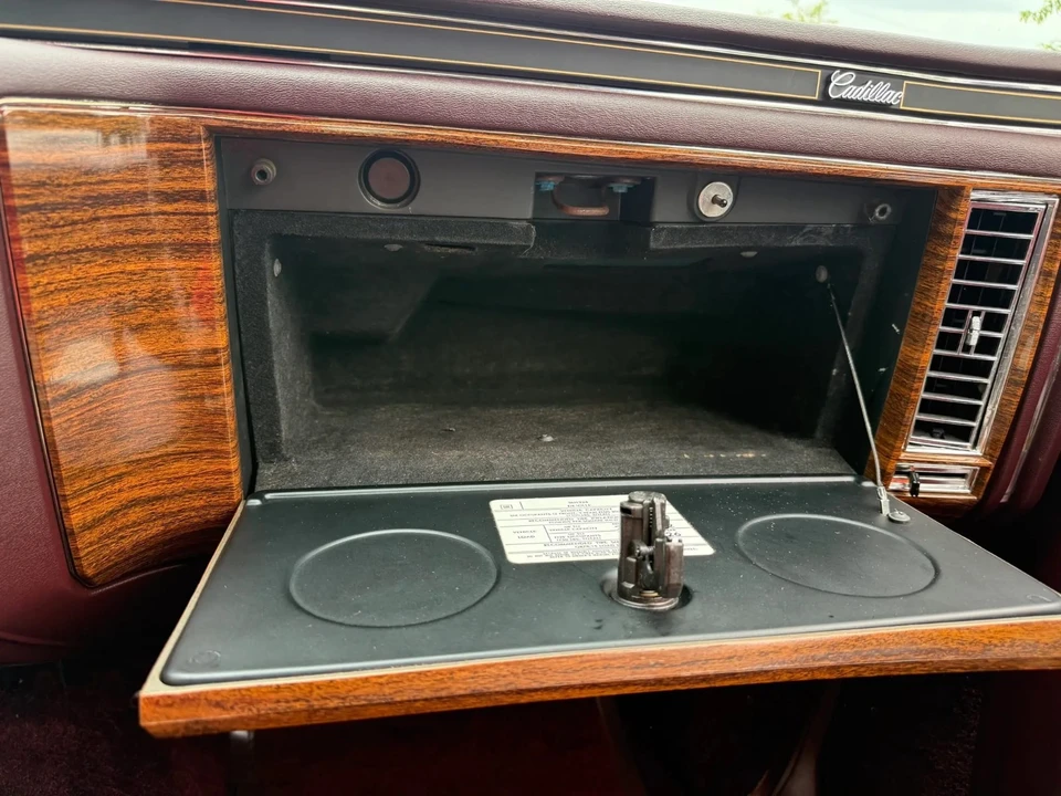 1977 Cadillac - Image 15 of 31