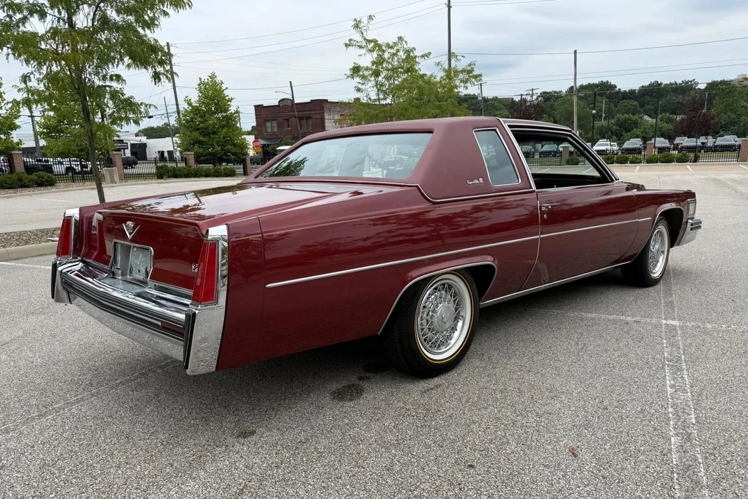 1977 Cadillac - Image 3 of 31