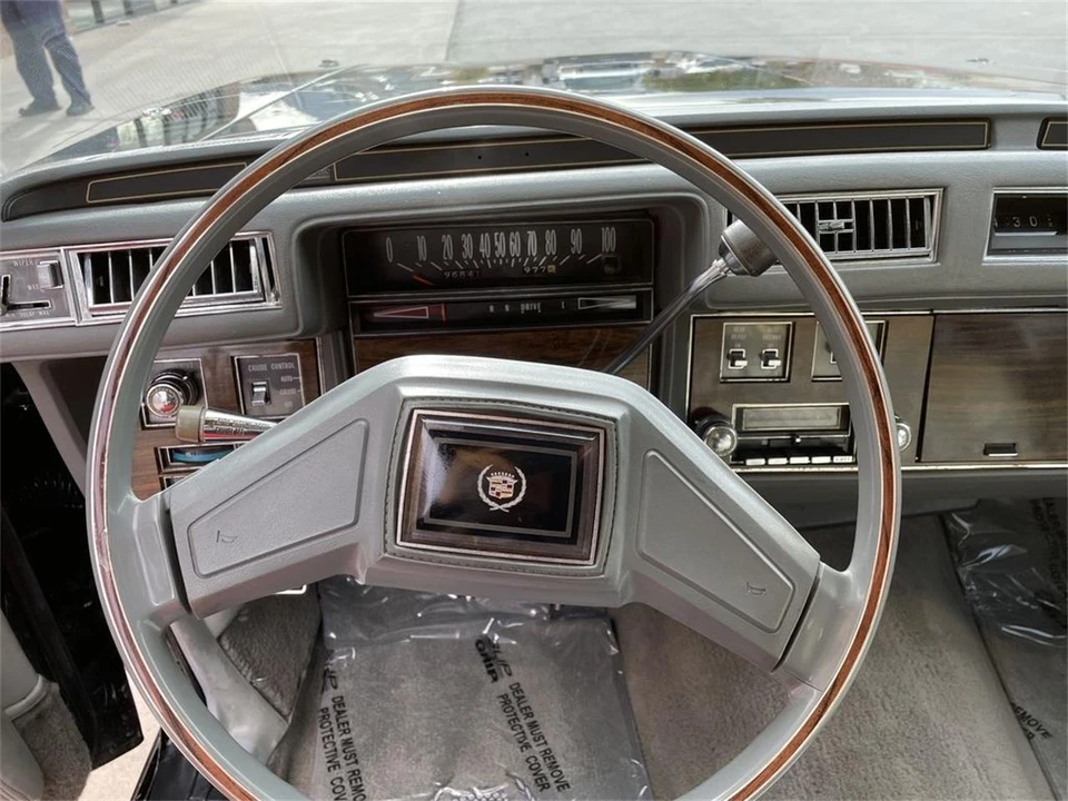 1977 Cadillac - Image 16 of 31