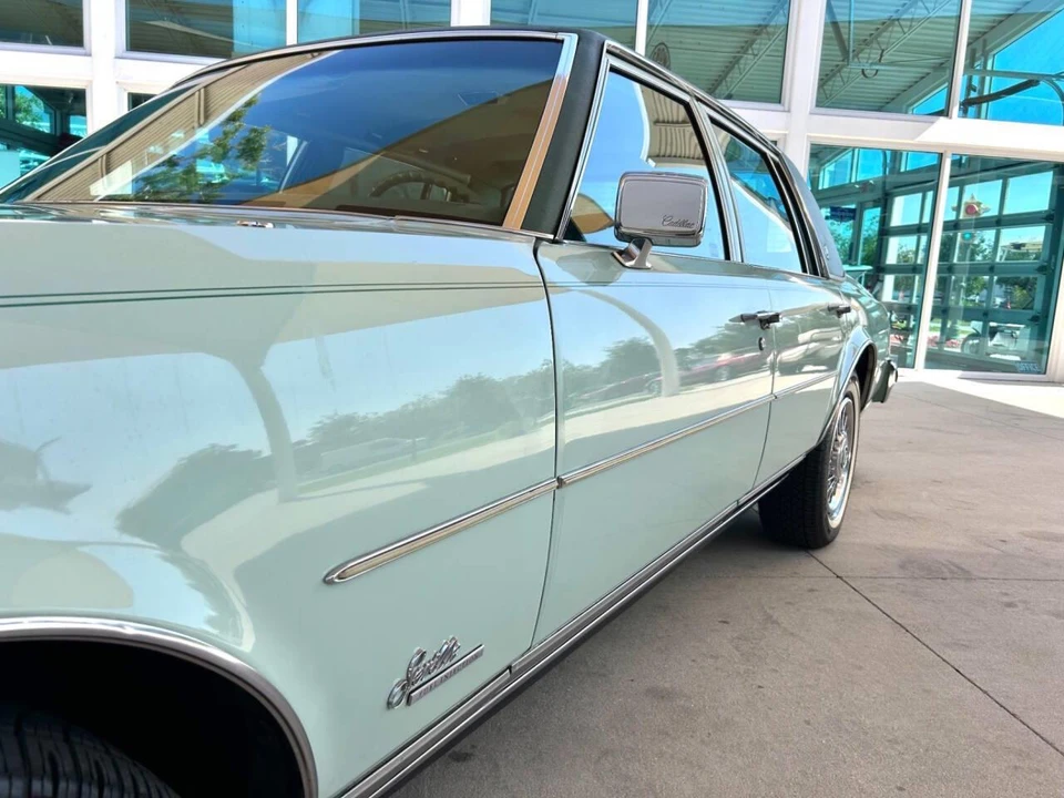 1977 Cadillac Seville - Image 10 of 31