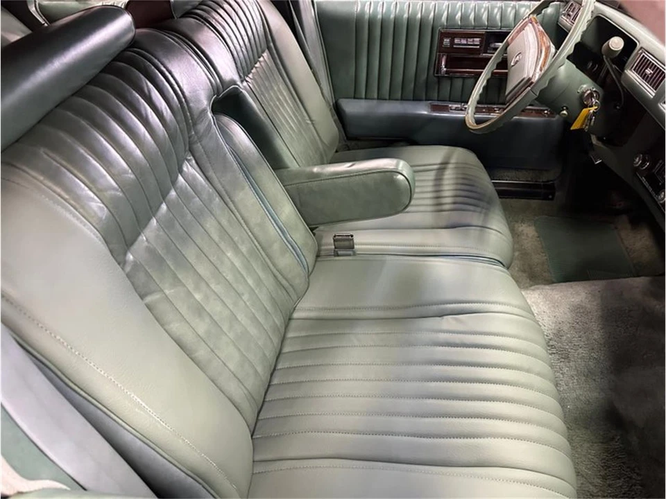 1977 Cadillac Seville - Image 25 of 31