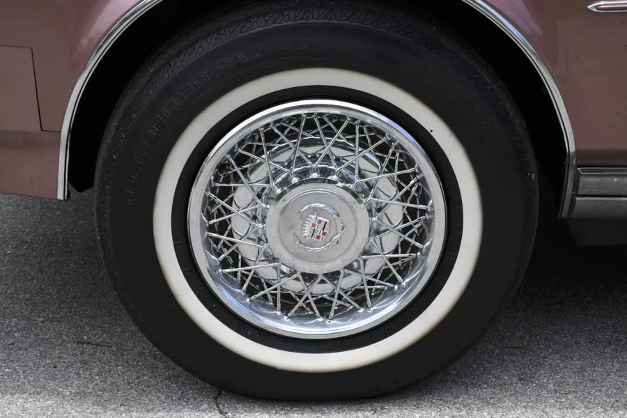 1977 Cadillac Seville - Image 24 of 31