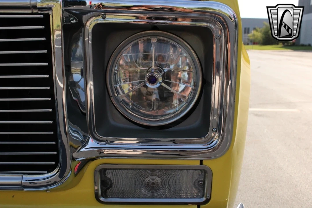 1977 Chevrolet K5 Blazer 2nd Gen - Image 11 of 12