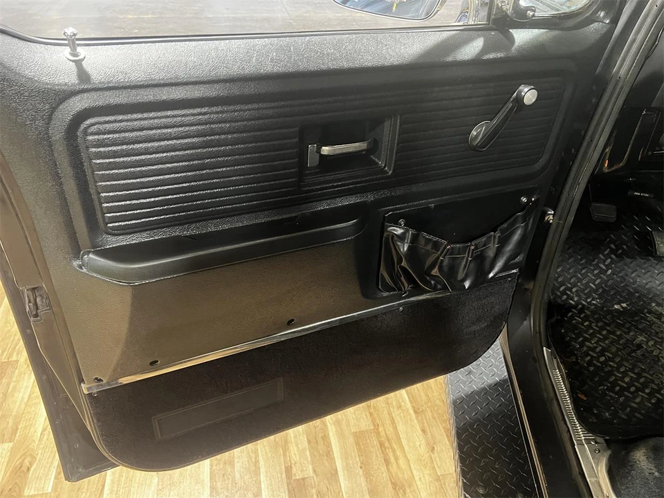 1977 Chevrolet K5 Blazer 2nd Gen - Image 13 of 15