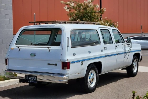 1977 Chevrolet Suburban 7th Gen - Image 2 of 7