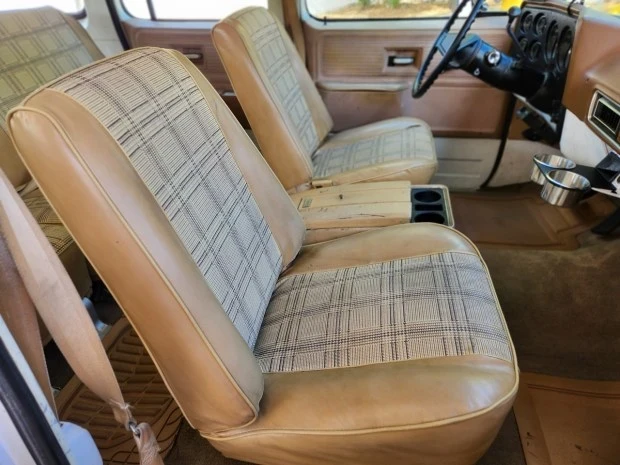 1977 Chevrolet Suburban 7th Gen - Image 4 of 7