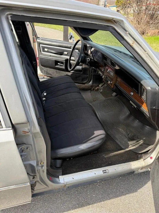 1977 Chevrolet Caprice - Image 10 of 16