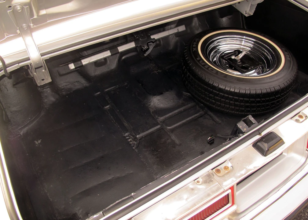 1977 Chevrolet Caprice - Image 16 of 31