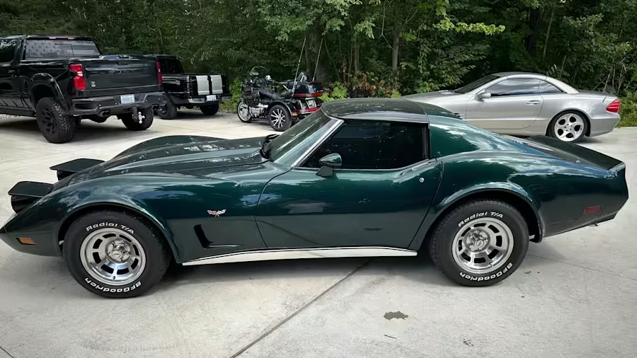 1977 Chevrolet Corvette C3 - Image 2 of 11