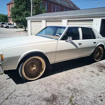 1977 Chevrolet Impala LS Sedan 4D