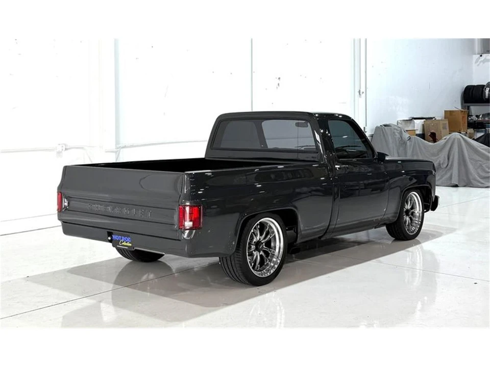 1977 Chevrolet - Image 10 of 31