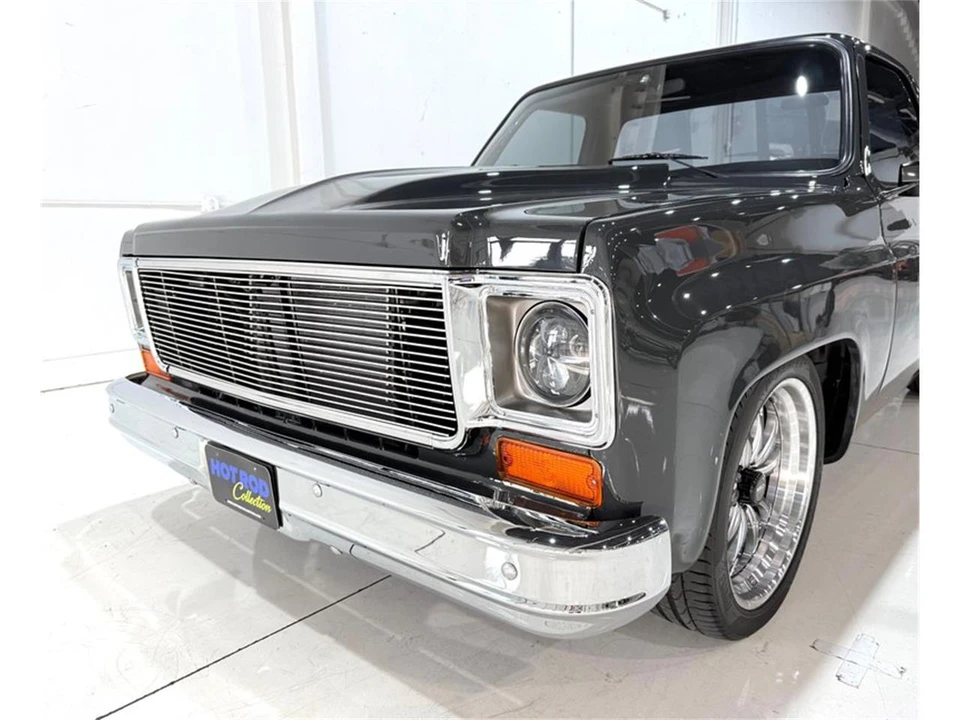 1977 Chevrolet - Image 4 of 31