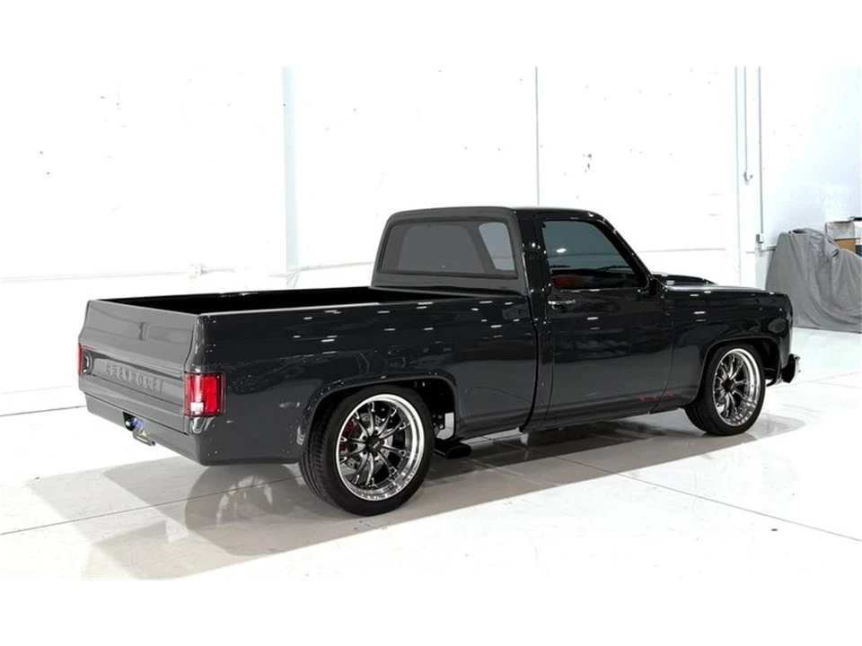 1977 Chevrolet - Image 11 of 31