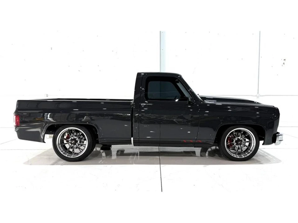 1977 Chevrolet - Image 12 of 31