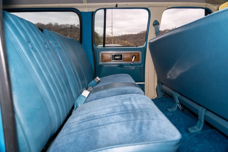 1977 Chevrolet Suburban 7th Gen - Image 23 of 31