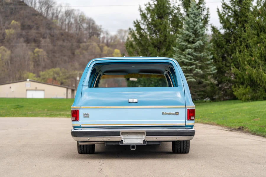 1977 Chevrolet Suburban 7th Gen - Image 5 of 31