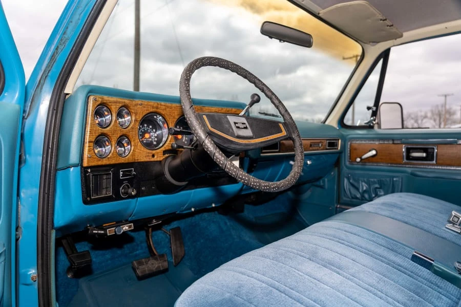 1977 Chevrolet Suburban 7th Gen - Image 18 of 31