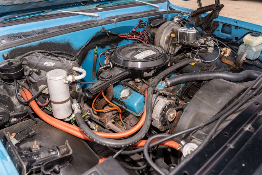 1977 Chevrolet Suburban 7th Gen - Image 30 of 31
