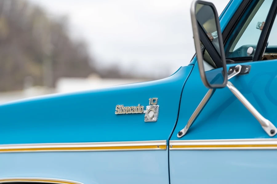 1977 Chevrolet Suburban 7th Gen - Image 14 of 31