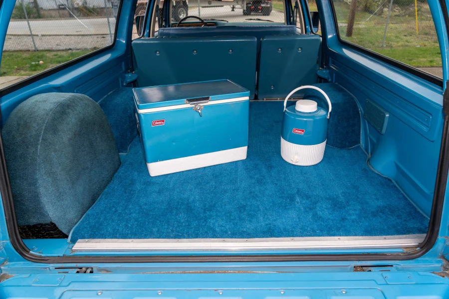 1977 Chevrolet Suburban 7th Gen - Image 26 of 31