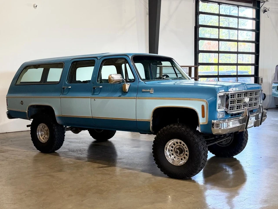 1977 Chevrolet Suburban 7th Gen - Image 5 of 31