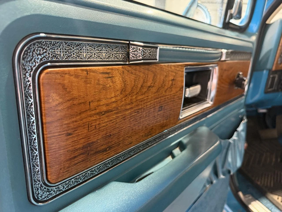 1977 Chevrolet Suburban 7th Gen - Image 23 of 31