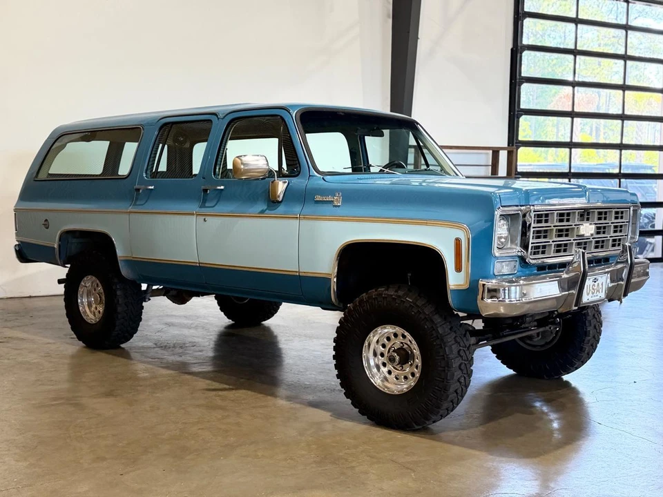 1977 Chevrolet Suburban 7th Gen - Image 4 of 31