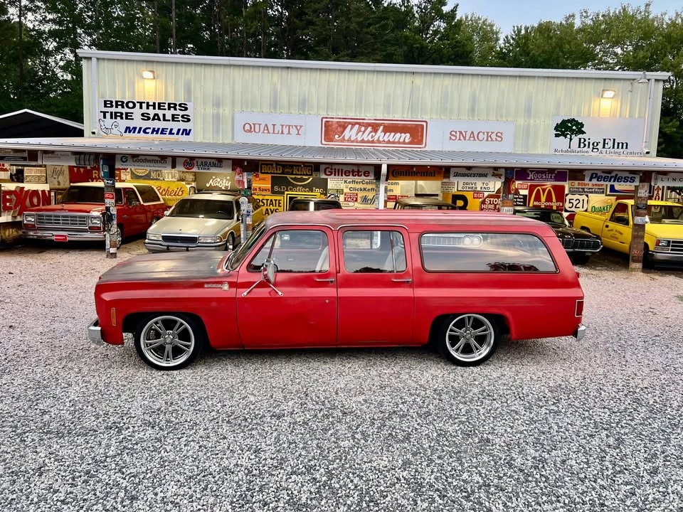 1977 Chevrolet Suburban 7th Gen - Image 2 of 20