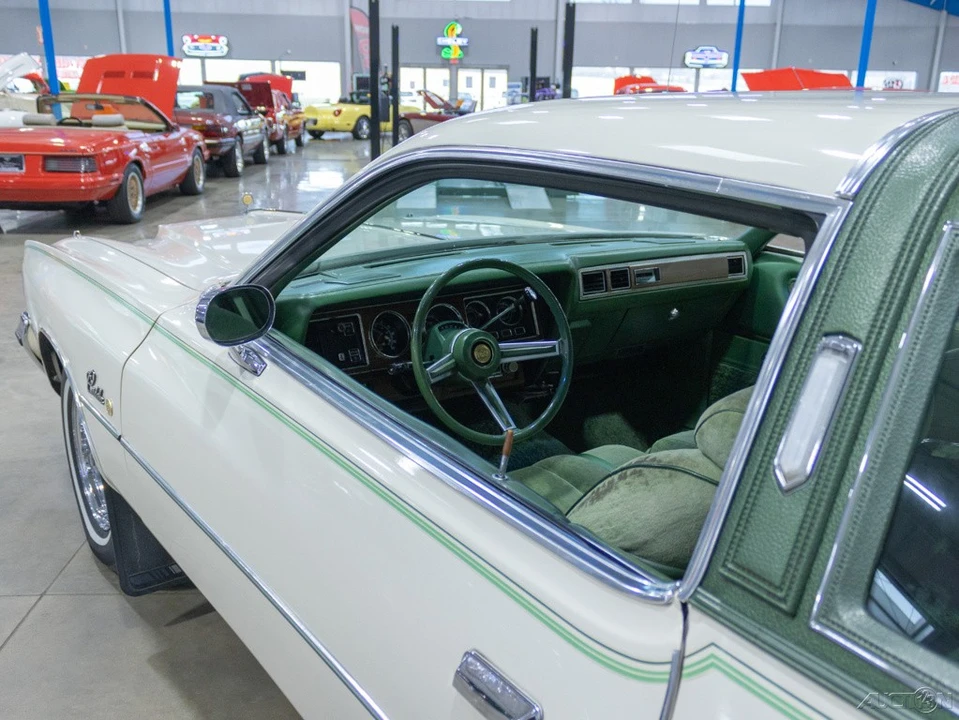 1977 Chrysler Cordoba - Image 20 of 21