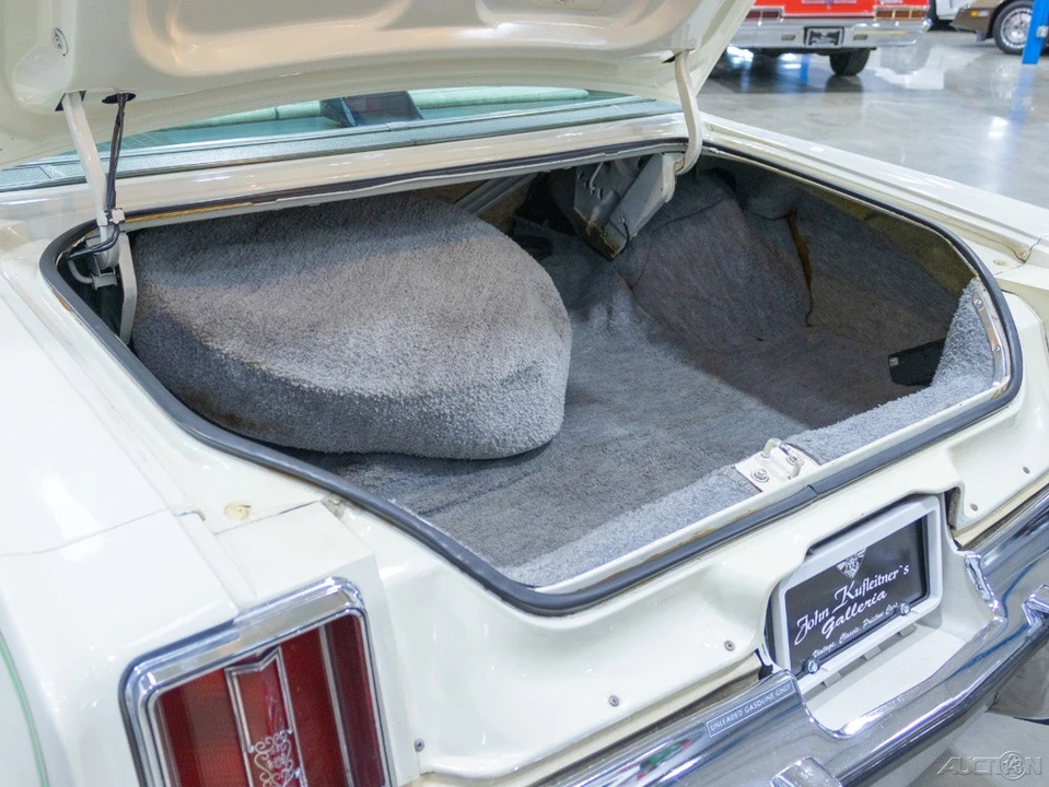 1977 Chrysler Cordoba - Image 18 of 21