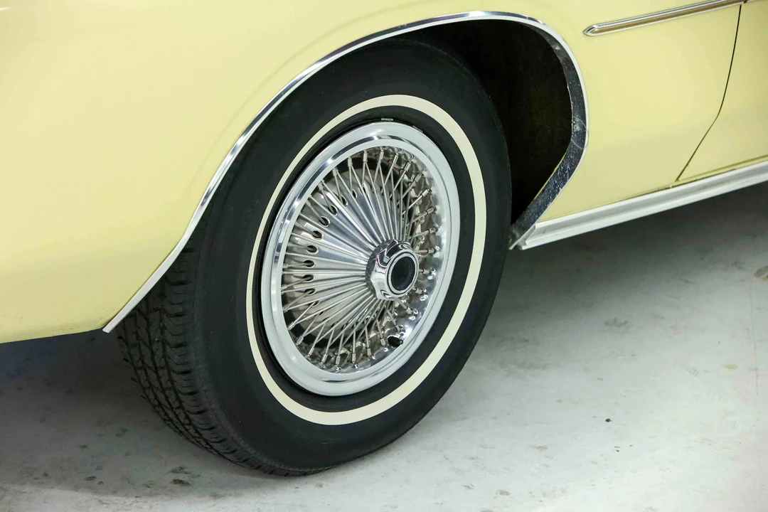 1977 Chrysler Cordoba - Image 22 of 31