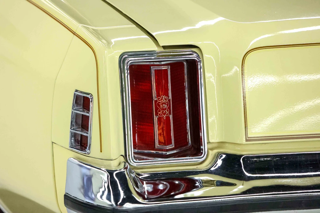 1977 Chrysler Cordoba - Image 15 of 31