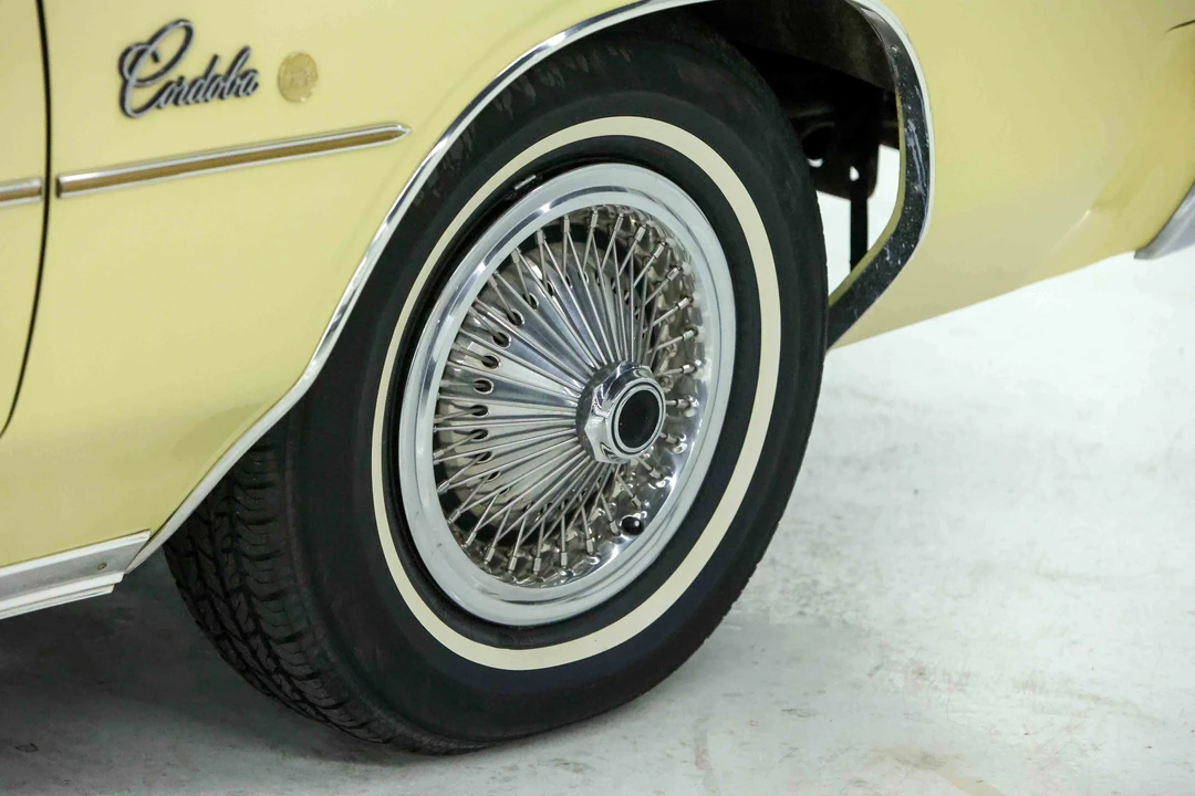 1977 Chrysler Cordoba - Image 26 of 31