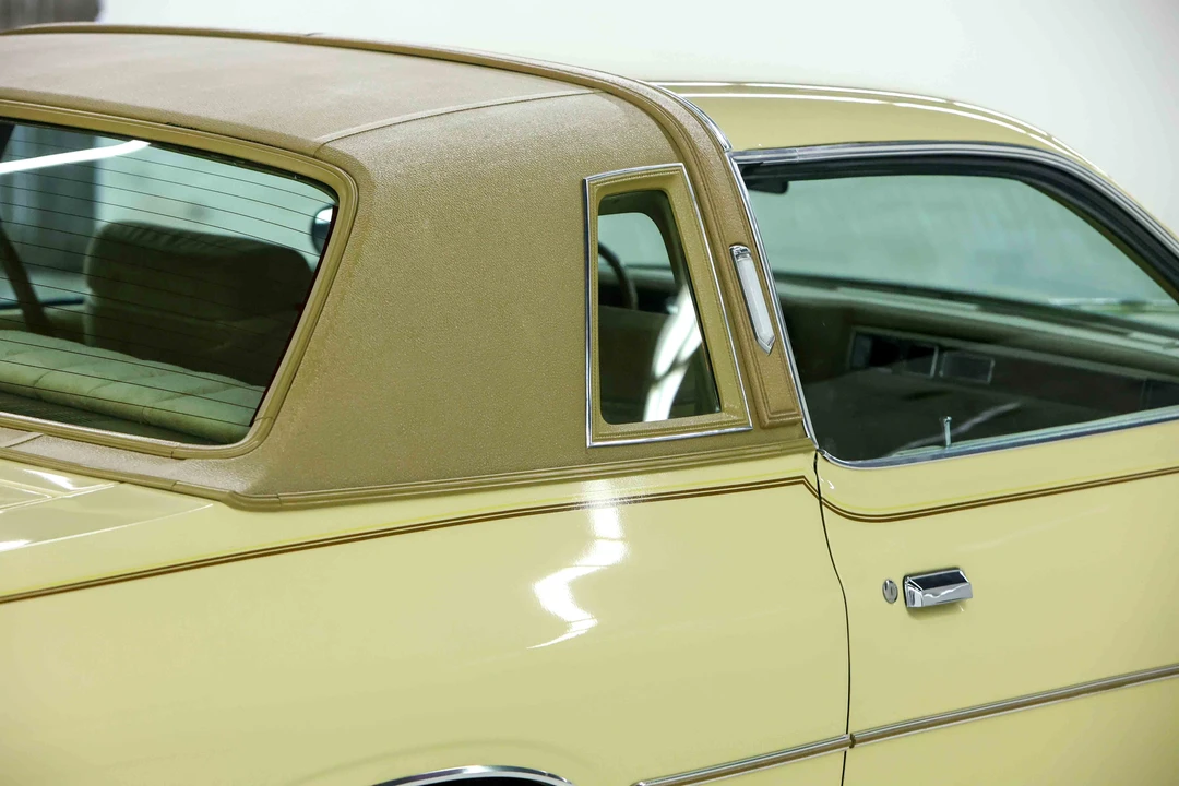 1977 Chrysler Cordoba - Image 23 of 31