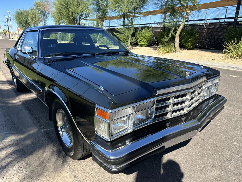 1977 Chrysler LeBaron - Image 17 of 31