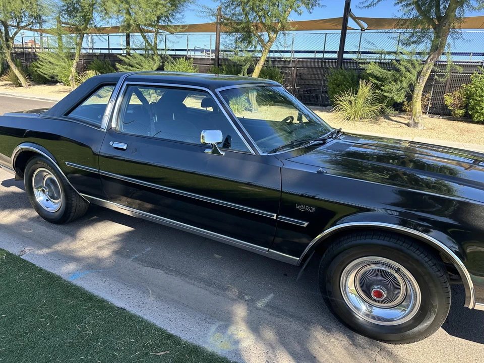 1977 Chrysler LeBaron - Image 23 of 31