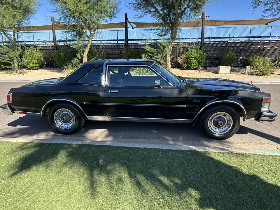 1977 Chrysler LeBaron - Image 26 of 31