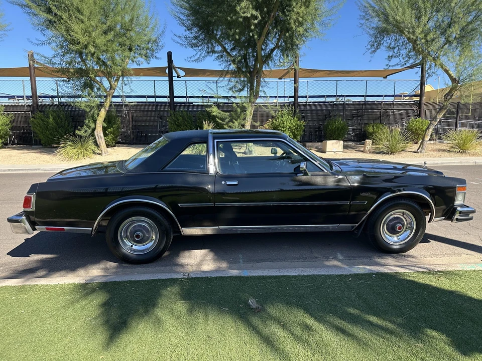 1977 Chrysler LeBaron - Image 29 of 31