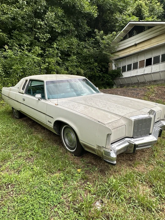 1977 Chrysler New Yorker - Image 3 of 8