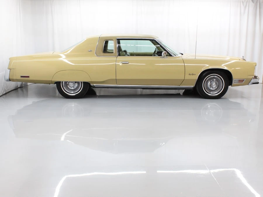 1977 Chrysler New Yorker - Image 10 of 31