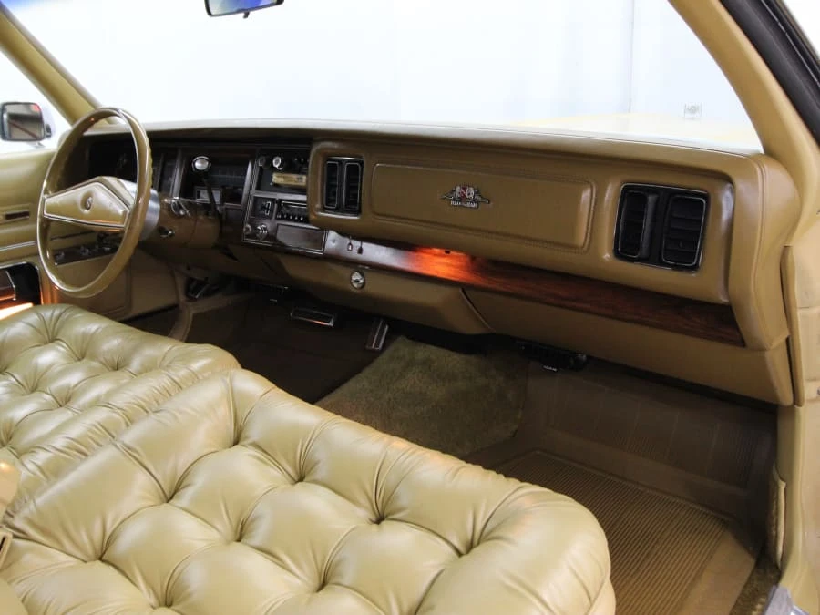 1977 Chrysler New Yorker - Image 11 of 31