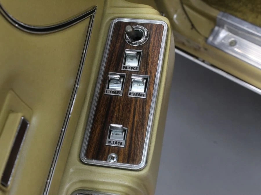 1977 Chrysler New Yorker - Image 23 of 31
