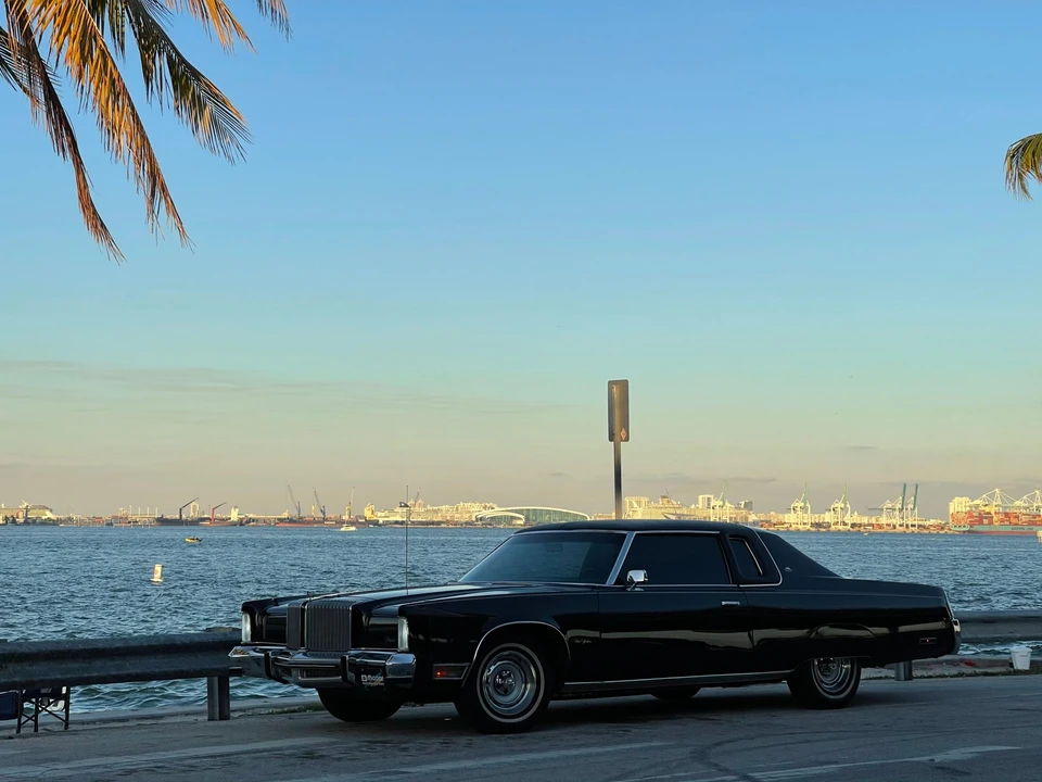 1977 Chrysler New Yorker - Image 15 of 31