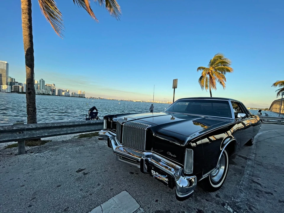 1977 Chrysler New Yorker - Image 9 of 31