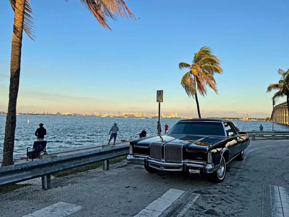 1977 Chrysler New Yorker - Image 3 of 31