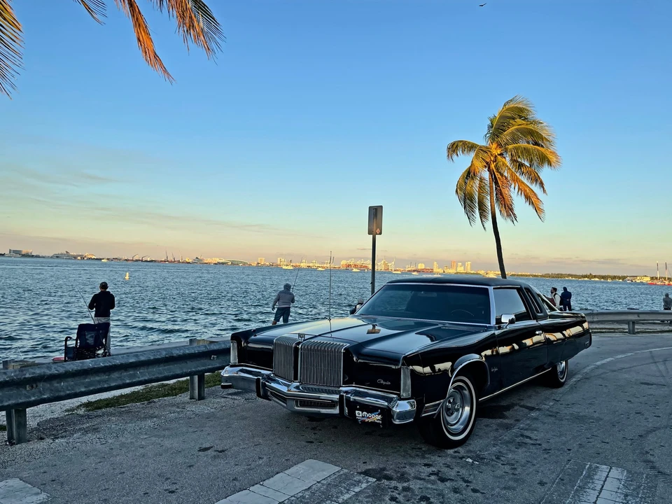 1977 Chrysler New Yorker - Image 4 of 31
