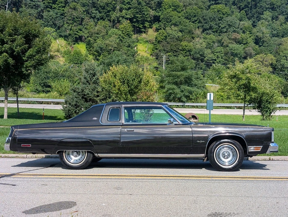 1977 Chrysler New Yorker - Image 7 of 16