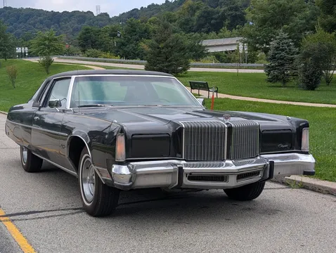 1977 Chrysler New Yorker Brougham