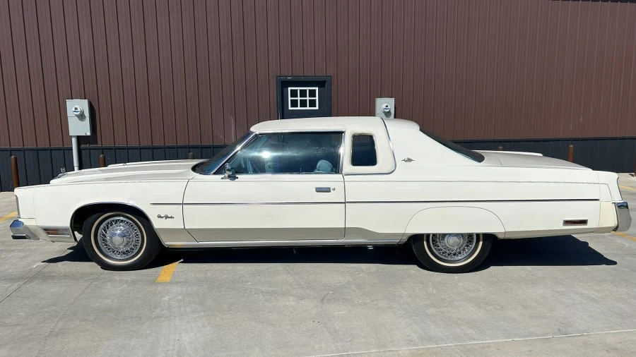 1977 Chrysler New Yorker - Image 2 of 18